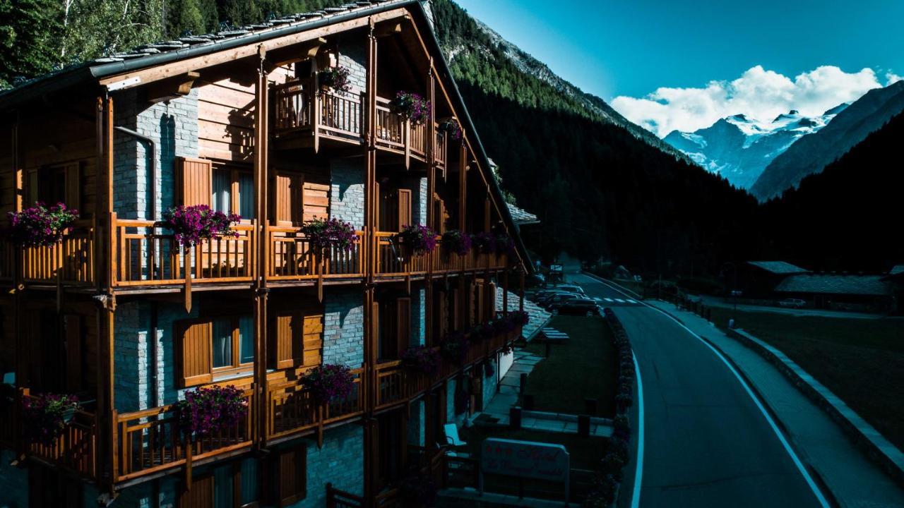 Hotel Le Bouquet - Adults Only Cogne Exterior foto